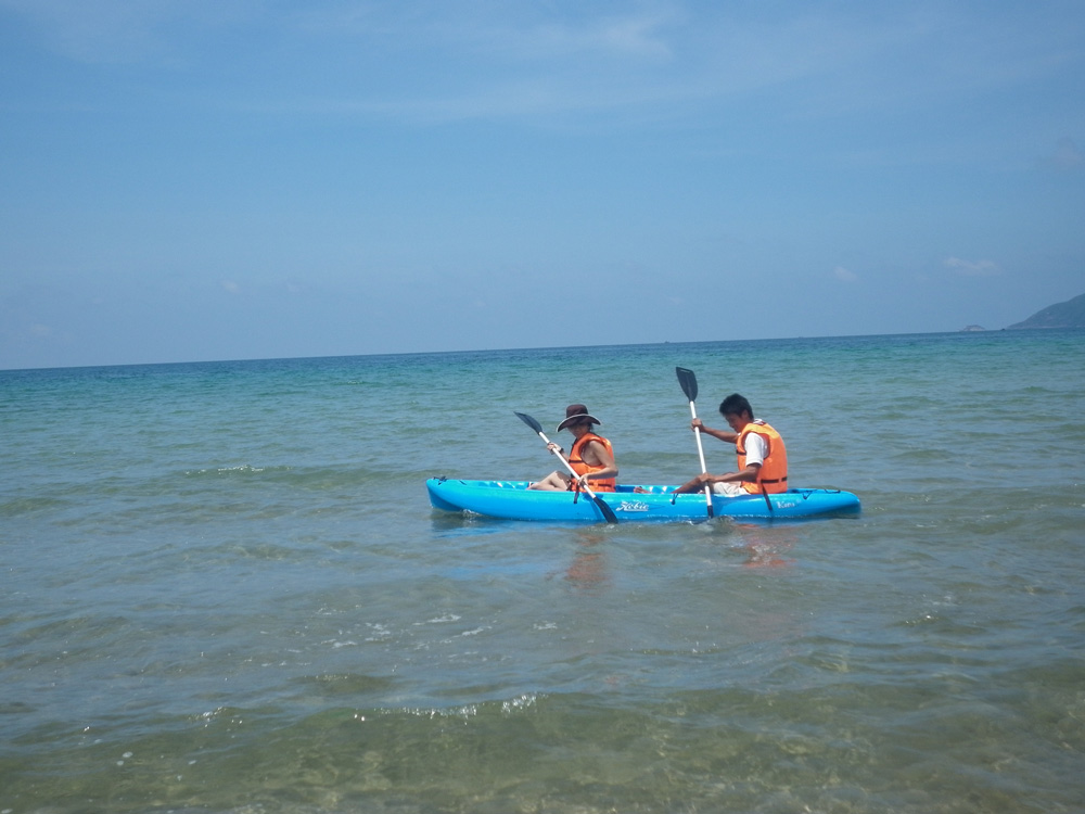 Sailing kayak