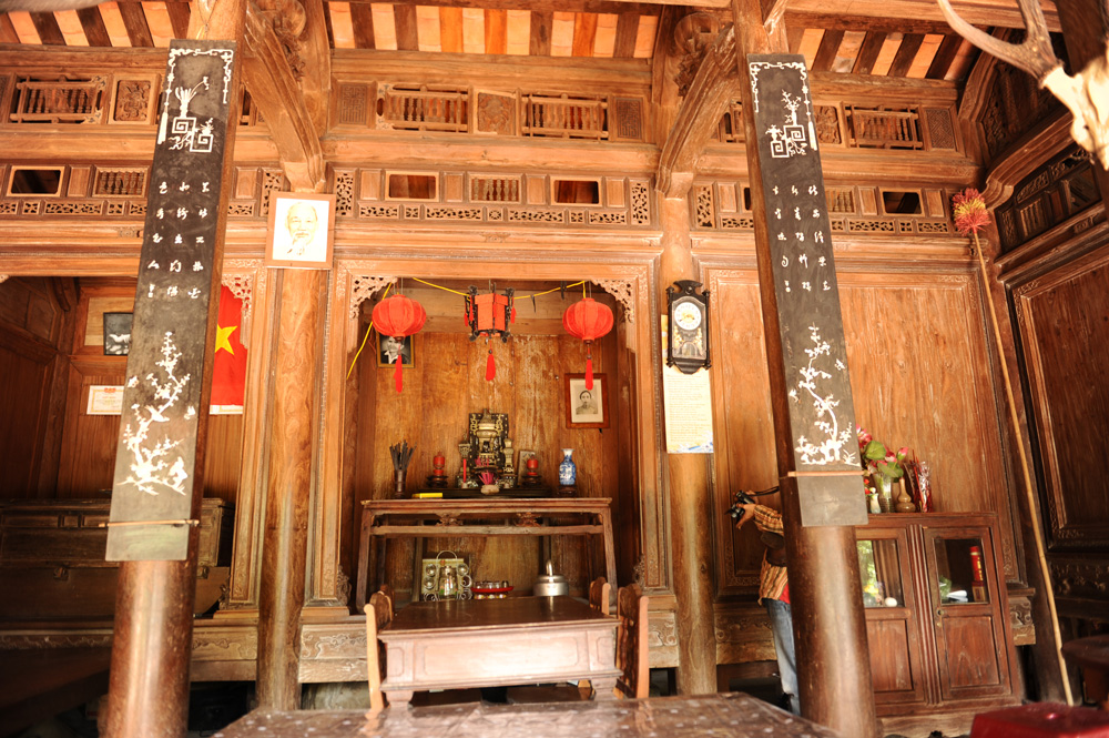Những ngôi nhà cổ bằng gỗ mít đã hơn 300 tuổi tại làng cổ Lộc Yên