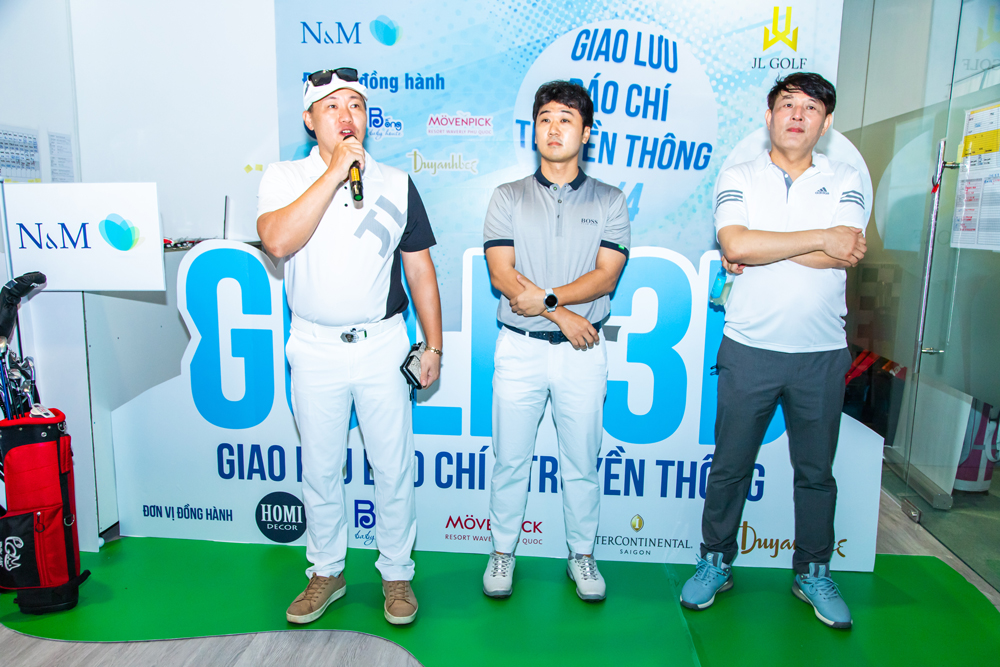 Đại diện JL Golf và N&M Việt Nam giới thiệu về mô hình Golf 3D